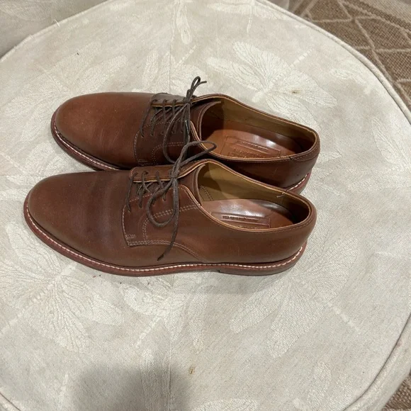 Classic Brown Leather Oxfords - Picture 2 of 4